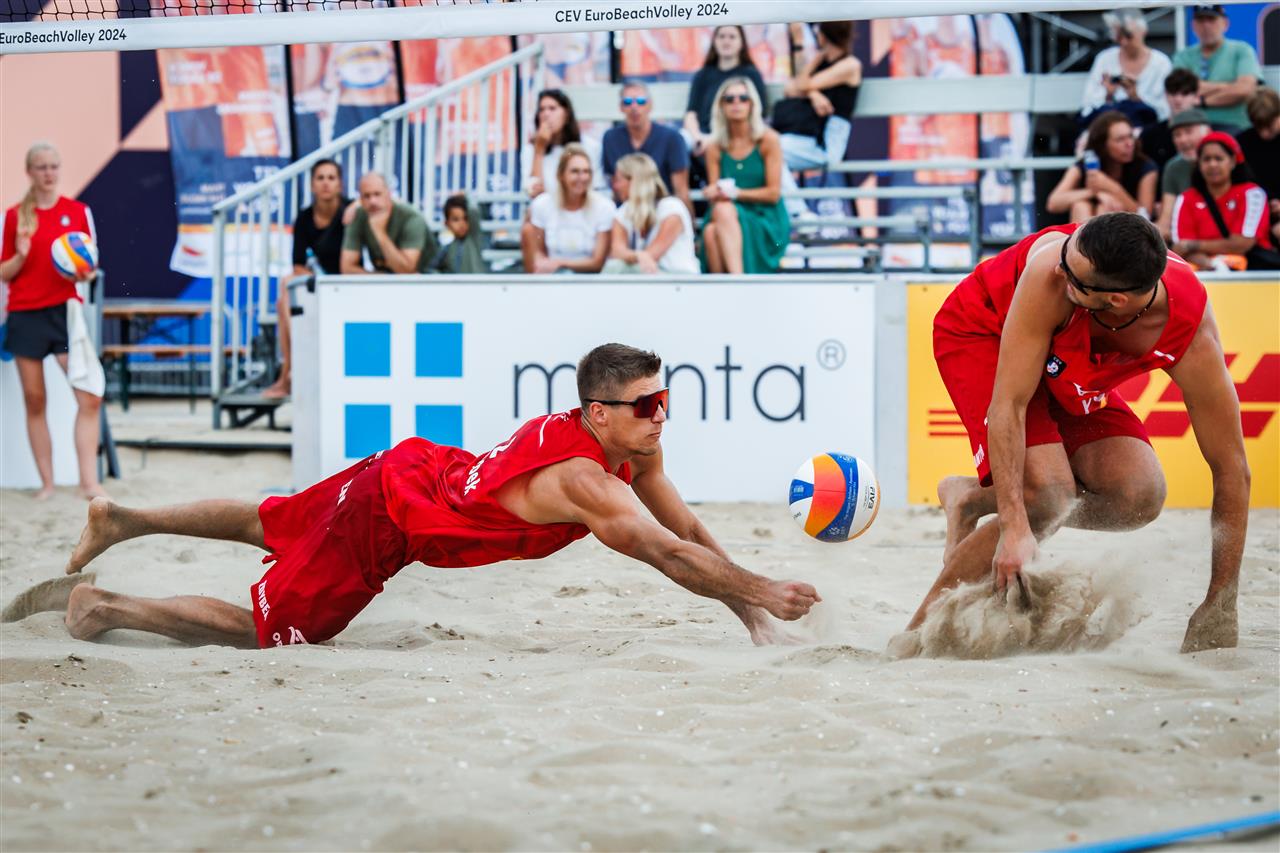 W kolejnym dniu zmagań w rozgrywkach CEV Beach Euro Volley odbyło się pięć spotkań polskich par. Mecze rozegrały pary Śliwka/Wachowicz, Kantor/Zdybek oraz Brożyniak/Janiak.