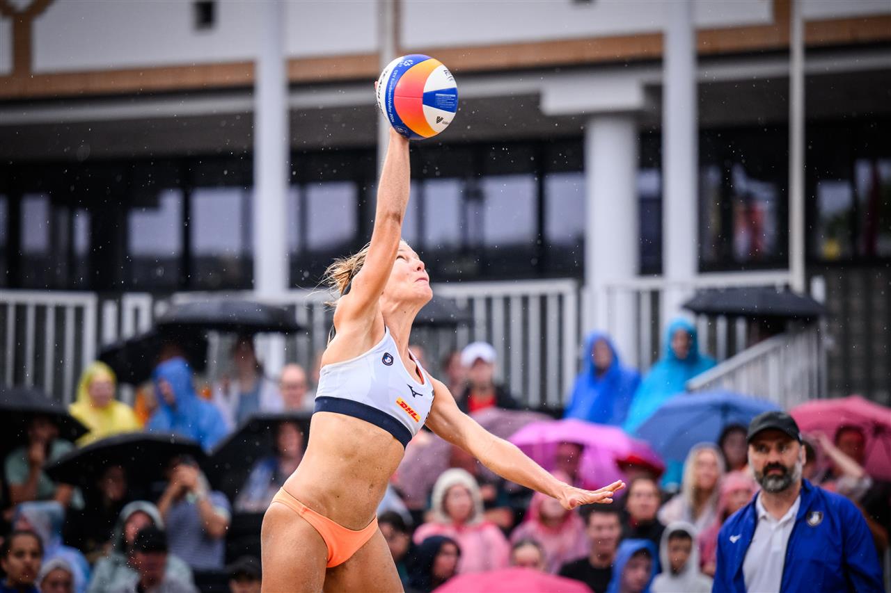 Jagoda Śliwka i Aleksandra Wachowicz przegrały w 1/8 finały CEV Euro Beach Volley z niemiecką parą Müller/Tillmann. Polki kończą rywalizację na dziewiątym miejscu.