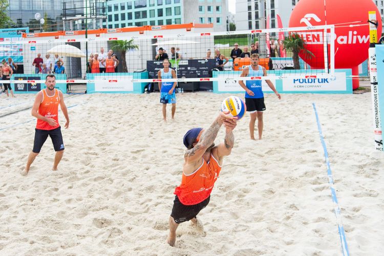 Plażowi mastersi w formie! Dali pokaz możliwości na Plaży Wilanów