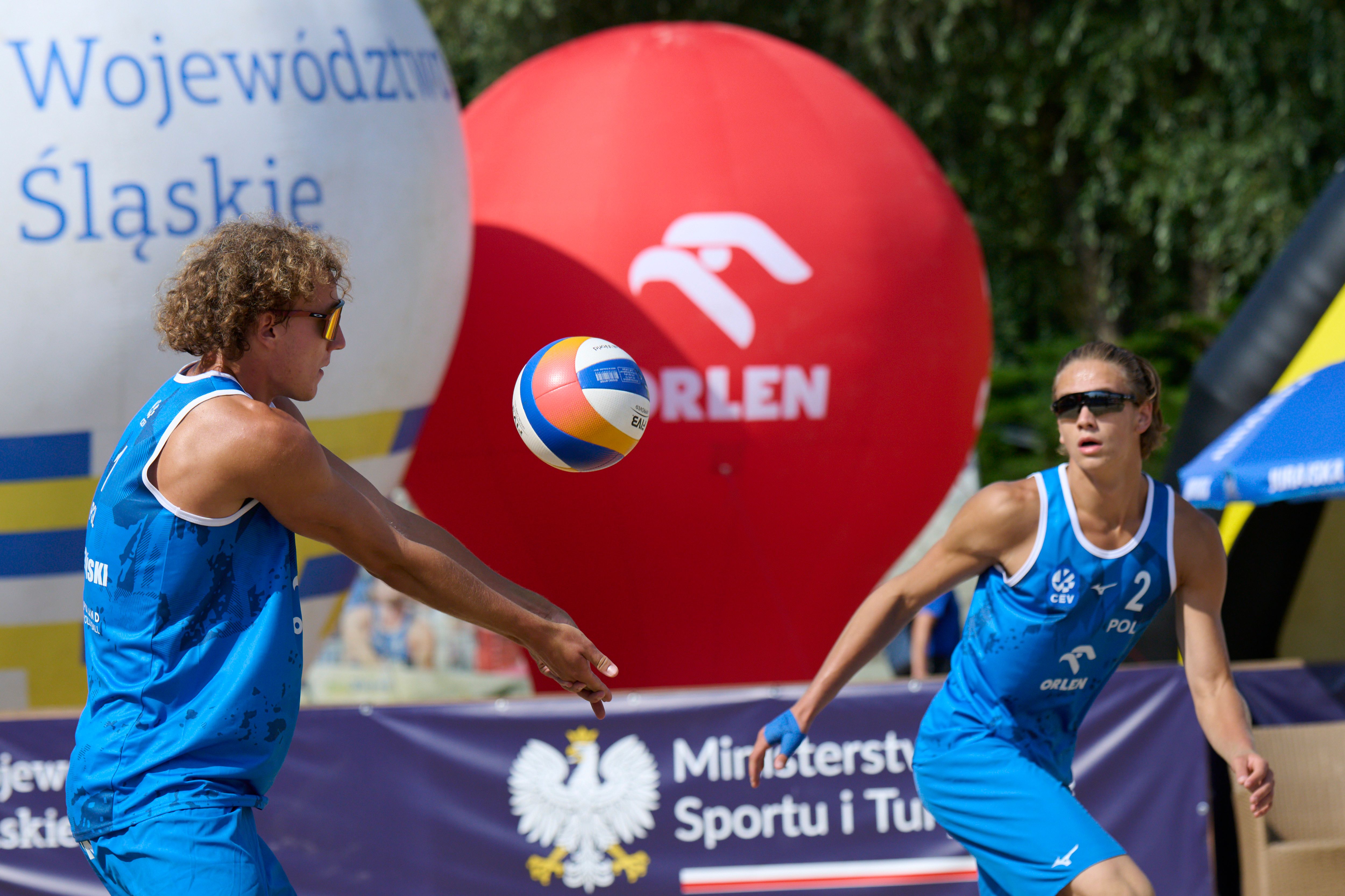  Pięć z sześciu polskich par nadal w walce o medale mistrzostw Europy w siatkówce plażowej U20