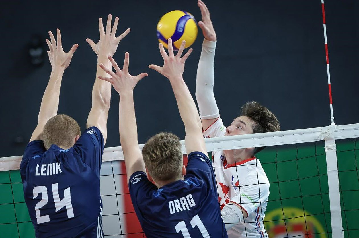 Reprezentacja Polski siatkarzy do lat 18 poniosła pierwszą porażkę w Mistrzostwach Europy, w fazie grupowej przegrywając z Francją